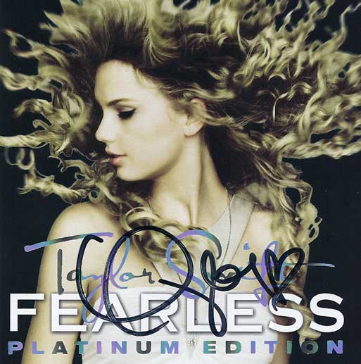 Taylor Swift Autographed Fearless Deluxe Platinum Edition CD/DVD